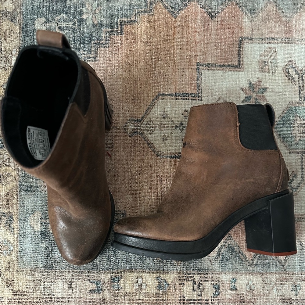 Sorel  Blake Chelsea boots